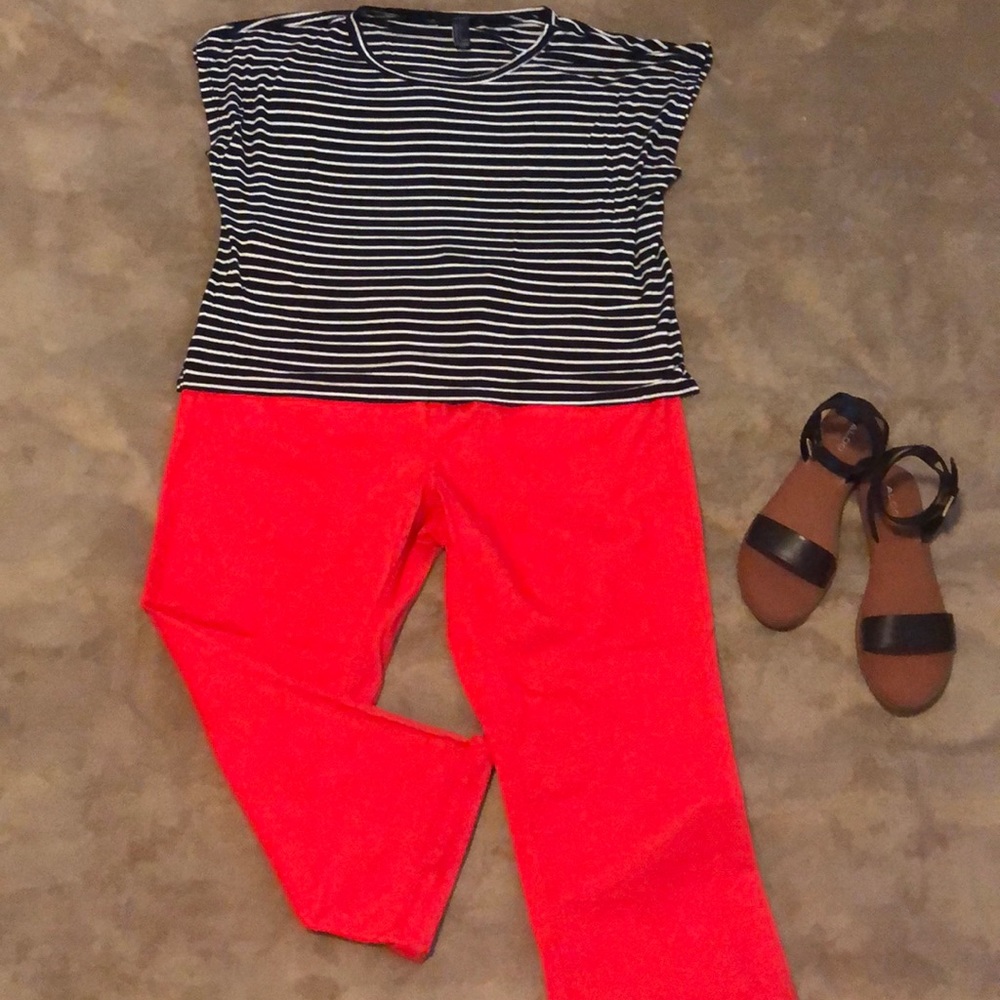 NEW DIRECTIONS🚨Bright Red Weekend Capri Jeans